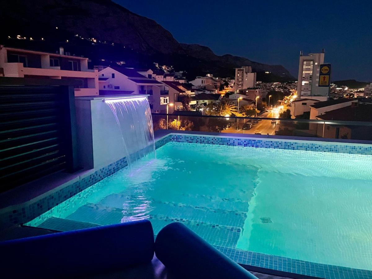 Skypool 77 With Private Pool Makarska