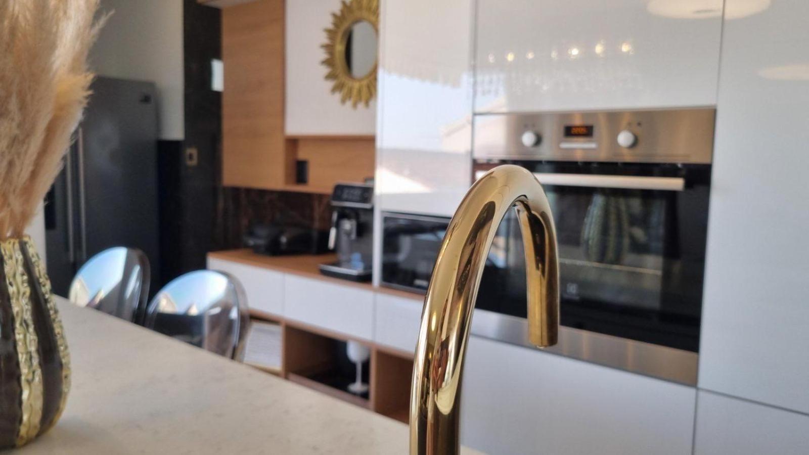 Apartment Skypool 77 With Private Pool Makarska